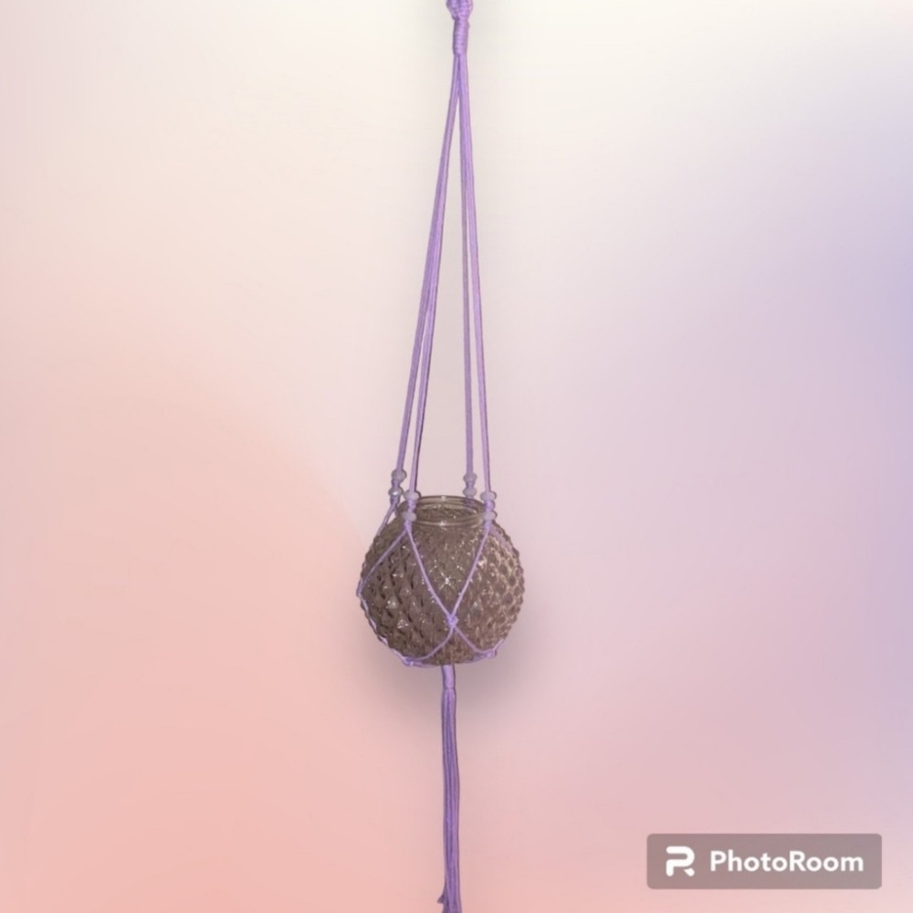 Hand Crafted Macrame Hanging plant hanger With vintage pot - Picture 2 of 7
